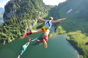 开云APP-当蓝月吞噬雄鹰，阿圭罗在曼彻斯特雨夜中完成的权力交接