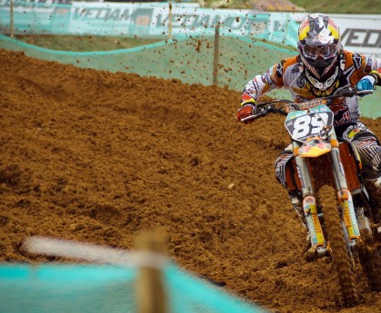 开云体育官网-世界排名争夺战之夜，法比尼奥完成里程碑，当数字成为信仰，足球还剩多少温度？